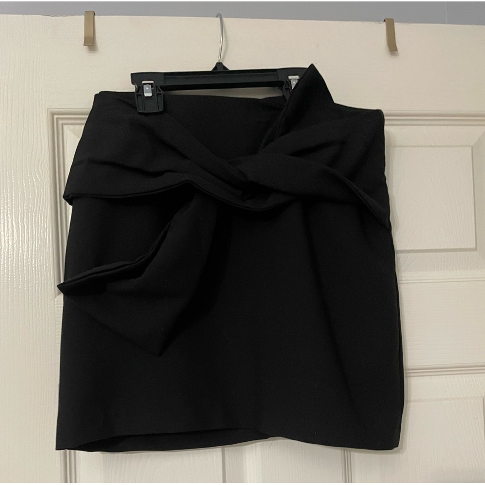 Black pencil skirt with bow in front